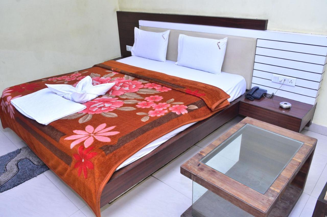 Hotel Mid East Haridaspur Kültér fotó