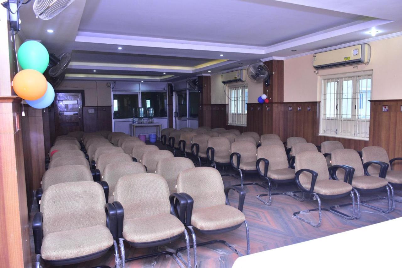 Hotel Mid East Haridaspur Kültér fotó