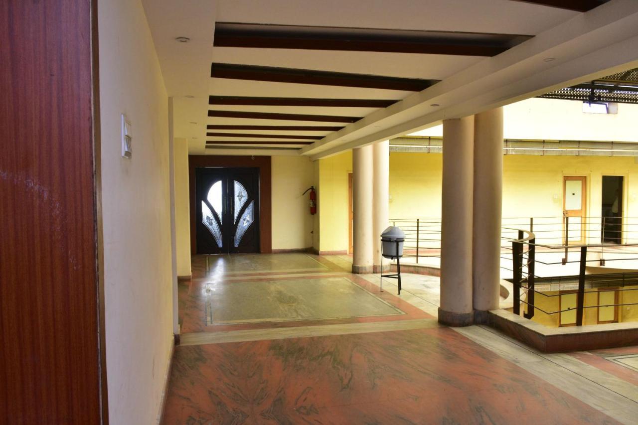 Hotel Mid East Haridaspur Kültér fotó