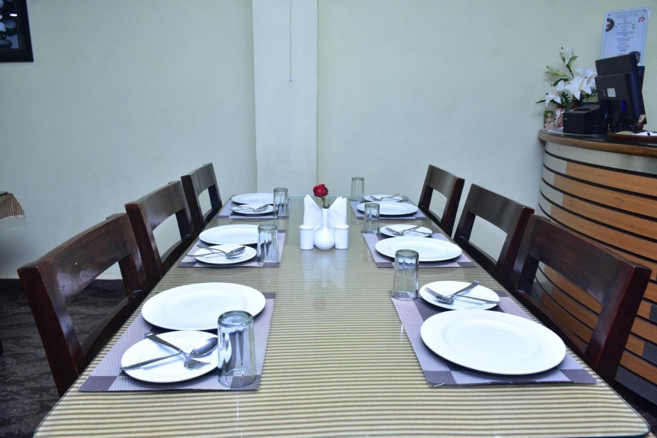 Hotel Mid East Haridaspur Kültér fotó
